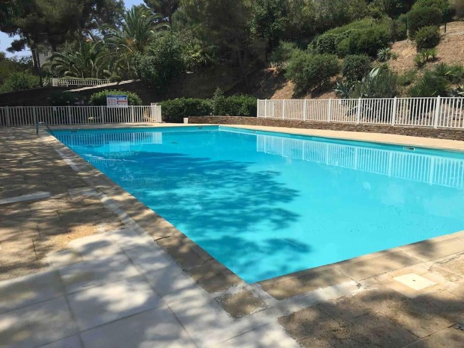 Le Dyonisos Et Piscine Apartamento La Seyne-sur-Mer Exterior foto